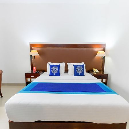 Oyo 7188 Ajantha Regency Hotel Kochi Kültér fotó